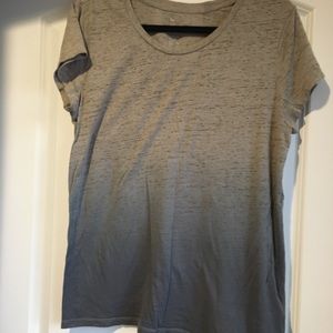 Gap tee. Size large